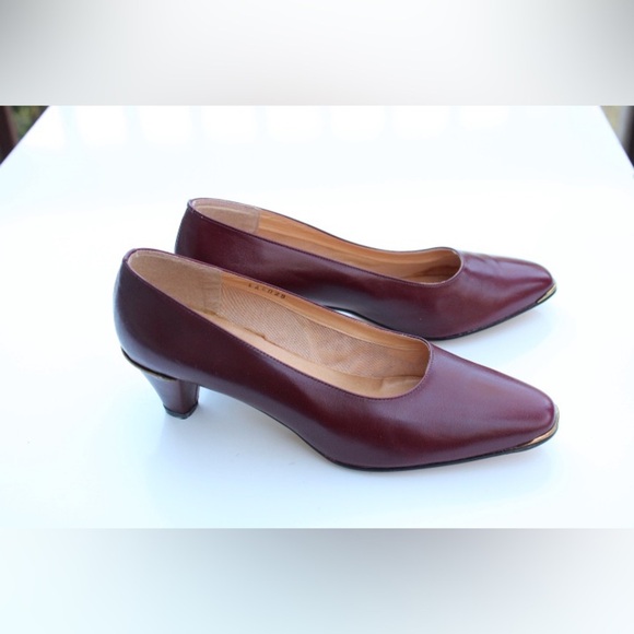 Beautiful Etienne Aigner low pumps - Picture 8 of 16